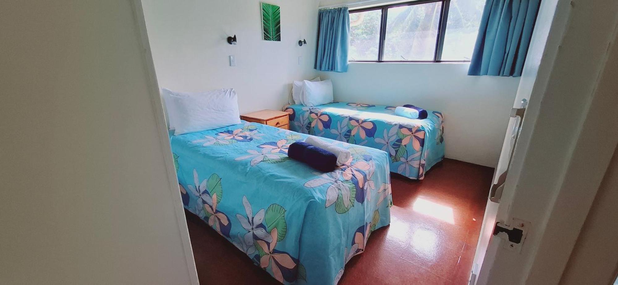 Avana Waterfront Apartments 라로통가 외부 사진